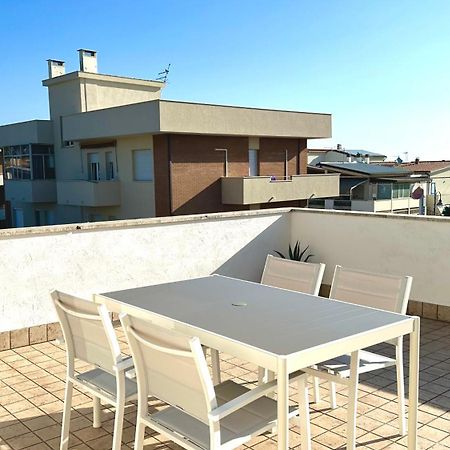 M379 - Marcelli, Trilocale Ristrutturato Con Terrazzo Vista Mare Exterior foto